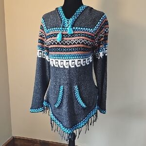Women's Alpaca Gray and Blue Patterned Sweater Curved Hem Fringe Raglan Sleeve